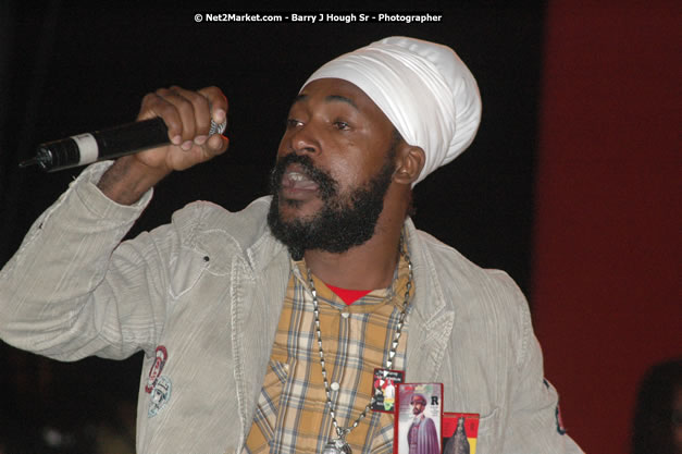 Luton Fyah at Tru-Juice Rebel Salute 2008 - The 15th staging of Tru-Juice Rebel Salute, Saturday, January 12, 2008, Port Kaiser Sports Club, St. Elizabeth, Jamaica W.I. - Photographs by Net2Market.com - Barry J. Hough Sr, Photographer - Negril Travel Guide, Negril Jamaica WI - http://www.negriltravelguide.com - info@negriltravelguide.com...!