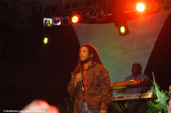 Damian "Junior Gong" Marley & Stephen Marley - Red Stripe Reggae Sumfest 2005 - International Night #2 - July 23th, 2005 - Negril Travel Guide, Negril Jamaica WI - http://www.negriltravelguide.com - info@negriltravelguide.com...!