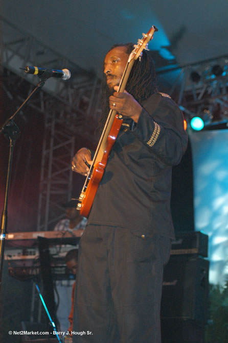 Mackie Concious - Red Stripe Reggae Sumfest 2005 - International Night - July 22th, 2005 - Negril Travel Guide, Negril Jamaica WI - http://www.negriltravelguide.com - info@negriltravelguide.com...!