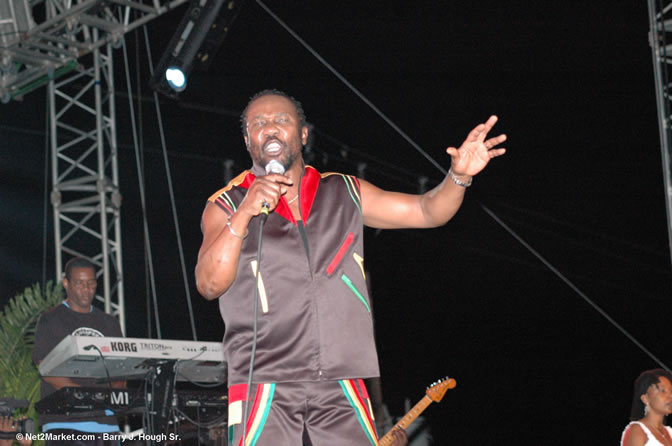 Toots and The Maytails - Red Stripe Reggae Sumfest 2005 - International Night #2 - July 23th, 2005 - Negril Travel Guide, Negril Jamaica WI - http://www.negriltravelguide.com - info@negriltravelguide.com...!