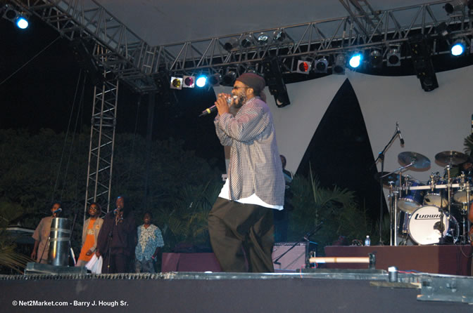 iNi Kamoze - Red Stripe Reggae Sumfest 2005 - International Night #2 - July 23th, 2005 - Negril Travel Guide, Negril Jamaica WI - http://www.negriltravelguide.com - info@negriltravelguide.com...!