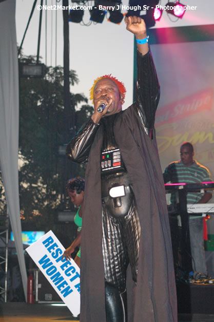 Elephant Man - Explosion - Red Stripe Reggae Sumfest 2007 - Thursday, July 19, 2007 - Red Stripe Reggae Sumfest 2007 at Catherine Hall, Montego Bay, St James, Jamaica W.I. - Negril Travel Guide, Negril Jamaica WI - http://www.negriltravelguide.com - info@negriltravelguide.com...!