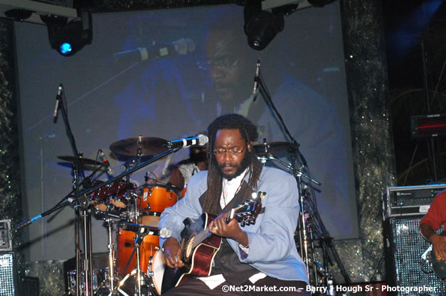 Tarrus Riley - Red Stripe Reggae Sumfest 2007 - Zenith - Saturday, July 21, 2007 - Catherine Hall, Montego Bay, St James, Jamaica W.I. - Negril Travel Guide, Negril Jamaica WI - http://www.negriltravelguide.com - info@negriltravelguide.com...!