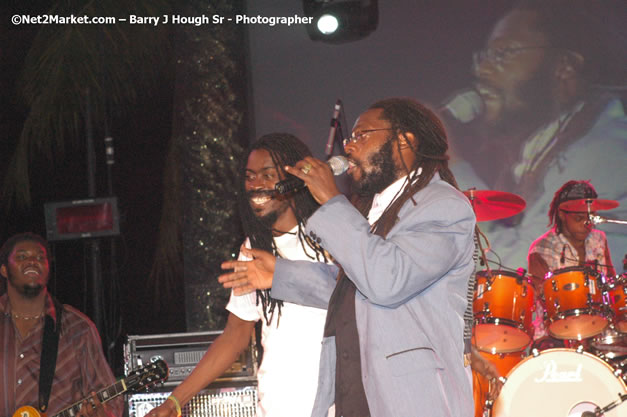 Tarrus Riley - Red Stripe Reggae Sumfest 2007 - Zenith - Saturday, July 21, 2007 - Catherine Hall, Montego Bay, St James, Jamaica W.I. - Negril Travel Guide, Negril Jamaica WI - http://www.negriltravelguide.com - info@negriltravelguide.com...!