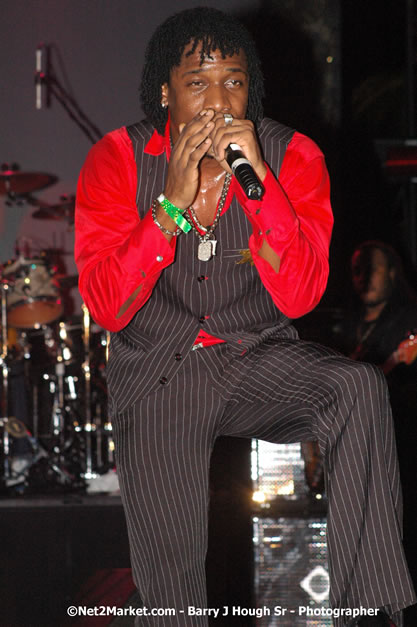 Wayne Marshall - Explosion - Red Stripe Reggae Sumfest 2007 - Thursday, July 19, 2007 - Red Stripe Reggae Sumfest 2007 at Catherine Hall, Montego Bay, St James, Jamaica W.I. - Negril Travel Guide, Negril Jamaica WI - http://www.negriltravelguide.com - info@negriltravelguide.com...!