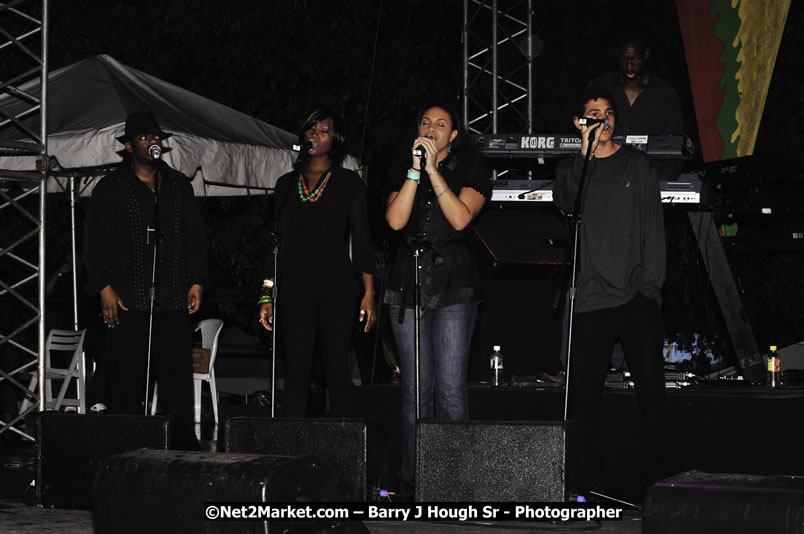 Andy Vernon @ Red Stripe Reggae Sumfest 2008 International Night 2, Catherine Hall, Montego Bay - Saturday, July 19, 2008 - Reggae Sumfest 2008 July 13 - July 19, 2008 - Photographs by Net2Market.com - Barry J. Hough Sr. Photojournalist/Photograper - Photographs taken with a Nikon D300 - Negril Travel Guide, Negril Jamaica WI - http://www.negriltravelguide.com - info@negriltravelguide.com...!