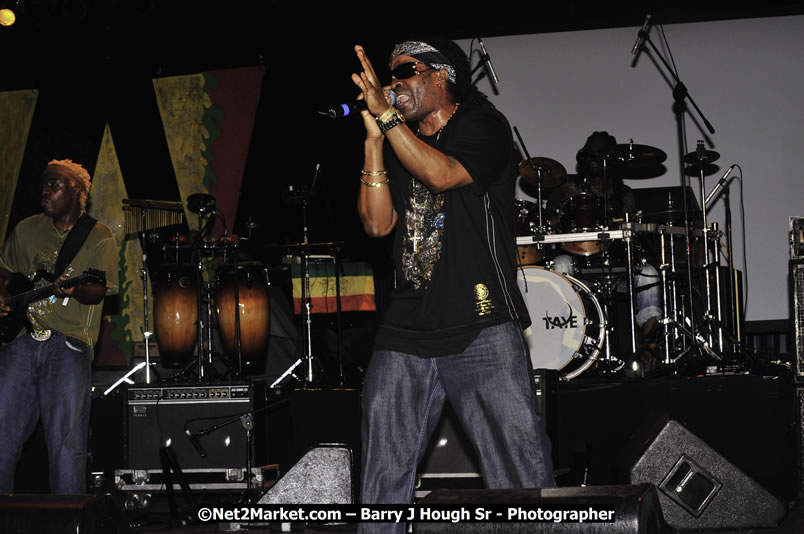 Bonafide @ Red Stripe Reggae Sumfest 2008 International Night 2, Catherine Hall, Montego Bay - Saturday, July 19, 2008 - Reggae Sumfest 2008 July 13 - July 19, 2008 - Photographs by Net2Market.com - Barry J. Hough Sr. Photojournalist/Photograper - Photographs taken with a Nikon D300 - Negril Travel Guide, Negril Jamaica WI - http://www.negriltravelguide.com - info@negriltravelguide.com...!