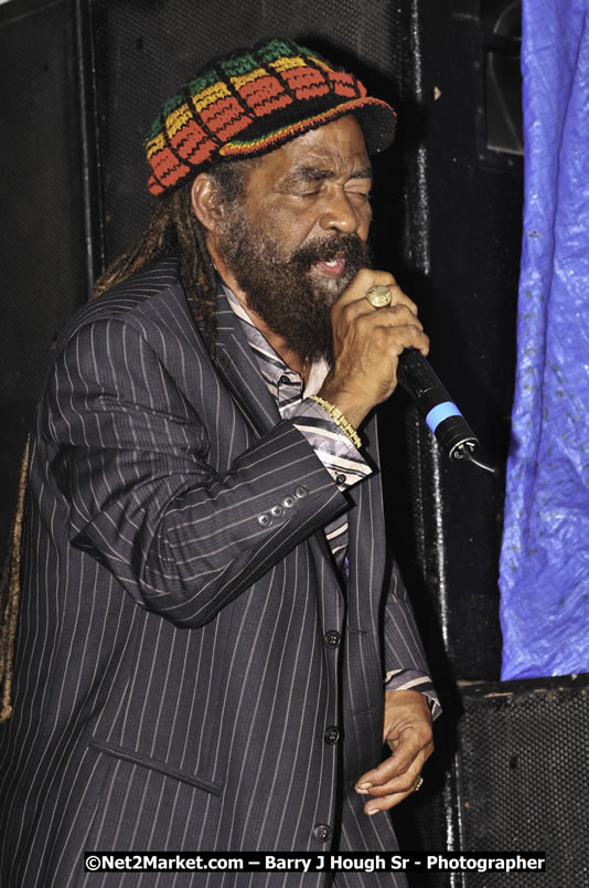 John Holt @ Red Stripe Reggae Sumfest 2008 International Night 2, Catherine Hall, Montego Bay - Saturday, July 19, 2008 - Reggae Sumfest 2008 July 13 - July 19, 2008 - Photographs by Net2Market.com - Barry J. Hough Sr. Photojournalist/Photograper - Photographs taken with a Nikon D300 - Negril Travel Guide, Negril Jamaica WI - http://www.negriltravelguide.com - info@negriltravelguide.com...!