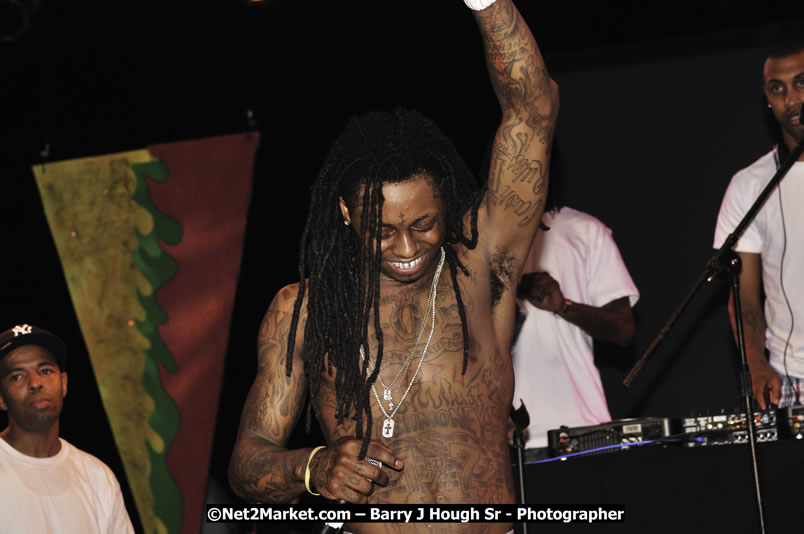 Lil Wayne @ Red Stripe Reggae Sumfest 2008 International Night 2, Catherine Hall, Montego Bay - Saturday, July 19, 2008 - Reggae Sumfest 2008 July 13 - July 19, 2008 - Photographs by Net2Market.com - Barry J. Hough Sr. Photojournalist/Photograper - Photographs taken with a Nikon D300 - Negril Travel Guide, Negril Jamaica WI - http://www.negriltravelguide.com - info@negriltravelguide.com...!