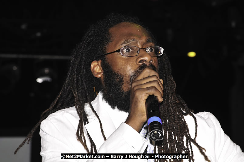 Tarrus Riley @ Red Stripe Reggae Sumfest 2008 International Night 2, Catherine Hall, Montego Bay - Saturday, July 19, 2008 - Reggae Sumfest 2008 July 13 - July 19, 2008 - Photographs by Net2Market.com - Barry J. Hough Sr. Photojournalist/Photograper - Photographs taken with a Nikon D300 - Negril Travel Guide, Negril Jamaica WI - http://www.negriltravelguide.com - info@negriltravelguide.com...!