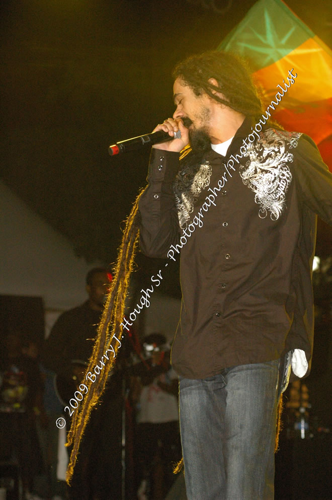 Damian 'Jr. Gong' Marley & NAS @ Reggae Sumfest 2009 - International Night 2 - Reggae Sumfest 2009,Catherine Hall, Montego Bay, St. James, Jamaica W.I. - Saturday, July 25, 2009 - Reggae Sumfest 2009, July 19 - 25, 2009 - Photographs by Net2Market.com - Barry J. Hough Sr. Photojournalist/Photograper - Photographs taken with a Nikon D70, D100, or D300 - Negril Travel Guide, Negril Jamaica WI - http://www.negriltravelguide.com - info@negriltravelguide.com...!