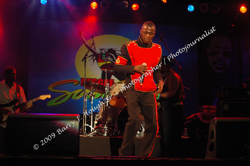 Romain Virgo  @ Reggae Sumfest 2009 - International Night 2 - Reggae Sumfest 2009,Catherine Hall, Montego Bay, St. James, Jamaica W.I. - Saturday, July 25, 2009 - Reggae Sumfest 2009, July 19 - 25, 2009 - Photographs by Net2Market.com - Barry J. Hough Sr. Photojournalist/Photograper - Photographs taken with a Nikon D70, D100, or D300 - Negril Travel Guide, Negril Jamaica WI - http://www.negriltravelguide.com - info@negriltravelguide.com...!