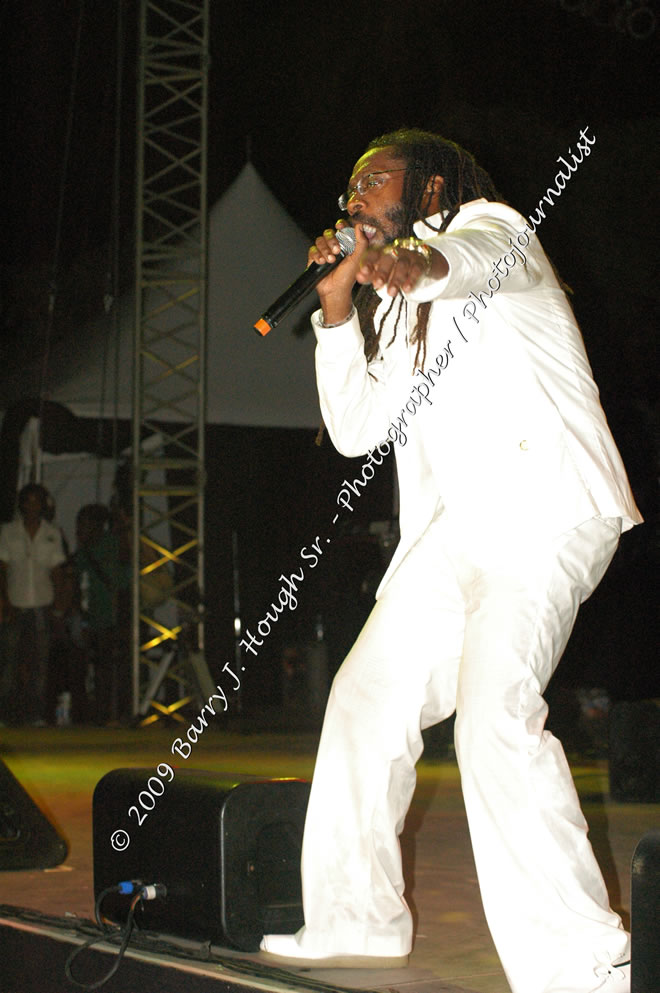 Tarrus Riley @ Reggae Sumfest 2009 - International Night 2 - Reggae Sumfest 2009,Catherine Hall, Montego Bay, St. James, Jamaica W.I. - Saturday, July 25, 2009 - Reggae Sumfest 2009, July 19 - 25, 2009 - Photographs by Net2Market.com - Barry J. Hough Sr. Photojournalist/Photograper - Photographs taken with a Nikon D70, D100, or D300 - Negril Travel Guide, Negril Jamaica WI - http://www.negriltravelguide.com - info@negriltravelguide.com...!