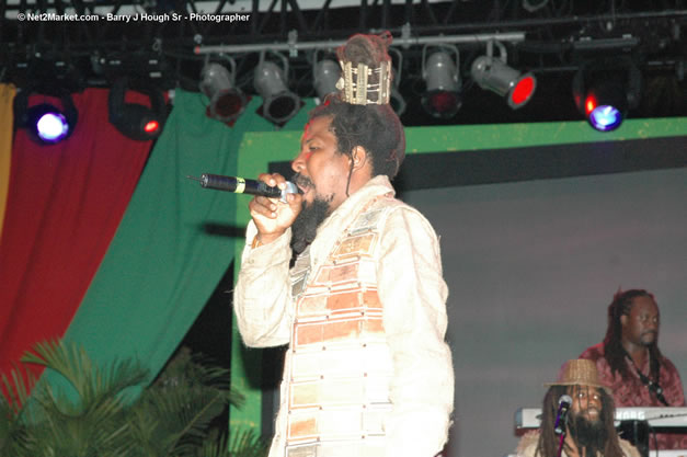 Izniga - Ignition - The Internation Fire Blazes - Friday, July 21, 2006 - Montego Bay, Jamaica - Negril Travel Guide, Negril Jamaica WI - http://www.negriltravelguide.com - info@negriltravelguide.com...!