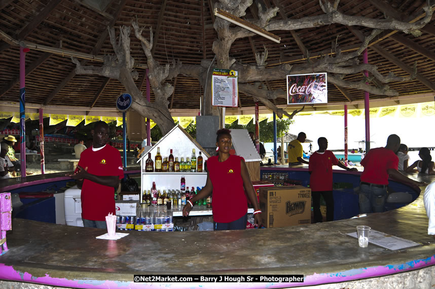 Reggae Sumfest Beach Party at Tropical Beach, Montego Bay - Sunday, July 13, 2008 - Negril Travel Guide, Negril Jamaica WI - http://www.negriltravelguide.com - info@negriltravelguide.com...!