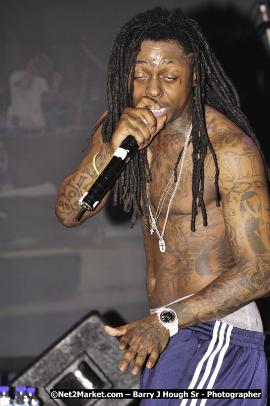 Lil Wayne @ Reggae Sumfest 2008 International Night 2, Catherine Hall, Montego Bay - Saturday, July 19, 2008 - Reggae Sumfest 2008 July 13 - July 19, 2008 - Photographs by Net2Market.com - Barry J. Hough Sr. Photojournalist/Photograper - Photographs taken with a Nikon D300 - Negril Travel Guide, Negril Jamaica WI - http://www.negriltravelguide.com - info@negriltravelguide.com...!