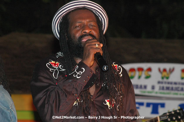 Tarrus Riley, Jimmy Riley, and Dwayne Stephensen - Money Cologne Promotions in association with "British Link Up" presents Summer Jam featuring She's Royal Tarrus Riley & Jimmy Riley - Plus Ras Slick, Sham Dawg, and Whiskey Bagio @ Roots Bamboo, Norman Manley Boulevard, Negril, Jamaica W.I. - Backed up Dean Fraser & The Hurricanne Band - MC Barry G and Rev. BB - July 25, 2007 - Negril Travel Guide.com, Negril Jamaica WI - http://www.negriltravelguide.com - info@negriltravelguide.com...!