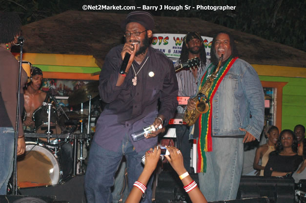 Tarrus Riley, Jimmy Riley, and Dwayne Stephensen - Money Cologne Promotions in association with "British Link Up" presents Summer Jam featuring She's Royal Tarrus Riley & Jimmy Riley - Plus Ras Slick, Sham Dawg, and Whiskey Bagio @ Roots Bamboo, Norman Manley Boulevard, Negril, Jamaica W.I. - Backed up Dean Fraser & The Hurricanne Band - MC Barry G and Rev. BB - July 25, 2007 - Negril Travel Guide.com, Negril Jamaica WI - http://www.negriltravelguide.com - info@negriltravelguide.com...!