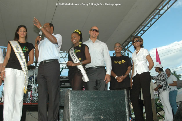 The Ministry of Toursim & The Jamaica Tourist Board present Tourism Awareness Concert in Commemoration of the Start of the 07/08 Winter Tourist Season - Guest Performers: Third World, Tessane Chin, Etana, Assassin, One Third, Christopher Martin, Gumption Band - Saturday, December 15, 2007 - Old Hospital Site, on the Hip Strip, Montego Bay, Jamaica W.I. - Photographs by Net2Market.com - Barry J. Hough Sr, Photographer - Negril Travel Guide, Negril Jamaica WI - http://www.negriltravelguide.com - info@negriltravelguide.com...!