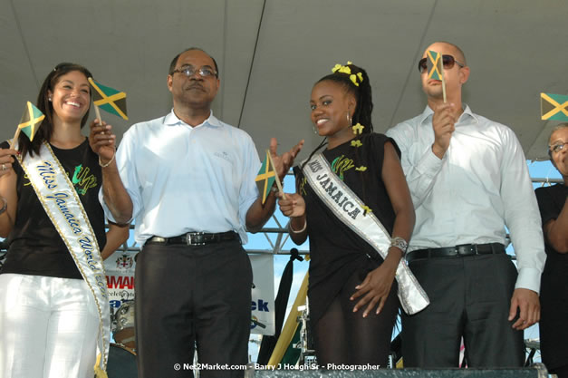 The Ministry of Toursim Luncheon & The Jamaica Tourist Board present Tourism Awareness Concert in Commemoraton of the Start of the 07/08 Winter Tourist Season - Guest Performers: Third World, Tessane Chin, Etana, Assassin, One Third, Christopher Martin, Gumption Band - Saturday, December 15, 2007 - Old Hospital Site, on the Hip Strip, Montego Bay, Jamaica W.I. - Photographs by Net2Market.com - Barry J. Hough Sr, Photographer - Negril Travel Guide, Negril Jamaica WI - http://www.negriltravelguide.com - info@negriltravelguide.com...!