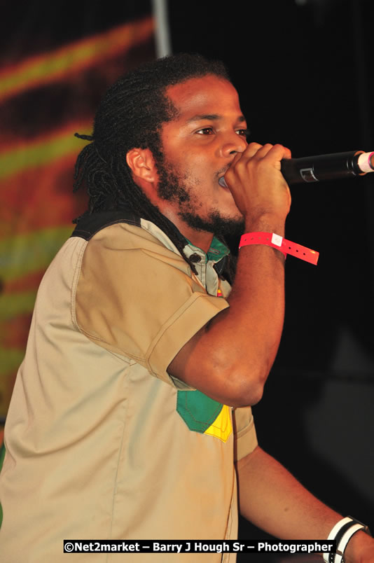 Queen Ifrica @ Unite The People An International Reggae Fest, Featuring: Beres Hammond, Coco T, Queen Ifrica, Khalil, Cameal Davis, Iley Dread, Rochelle, Geoffrey Star, Ras Penco, Kool DeLoy, Otis Gayle, J.McKay, Tiney Winey, Venue at Norman Manley Boulevard, Negril, Westmoreland, Jamaica - Saturday, April 4, 2009 - Photographs by Net2Market.com - Barry J. Hough Sr, Photographer/Photojournalist - Negril Travel Guide, Negril Jamaica WI - http://www.negriltravelguide.com - info@negriltravelguide.com...!