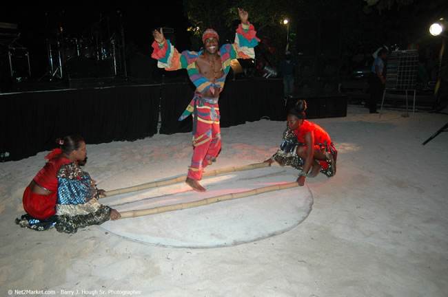 Half Moon Resort Party - Virgin Atlantic Inaugural Flight To Montego Bay, Jamaica Photos - Sir Richard Branson, President & Family, and 450 Passengers - Party Royal Pavillion at Half Moon Resort, Montego Bay, Jamaica - Monday, July 3, 2006 - Negril Travel Guide, Negril Jamaica WI - http://www.negriltravelguide.com - info@negriltravelguide.com...!