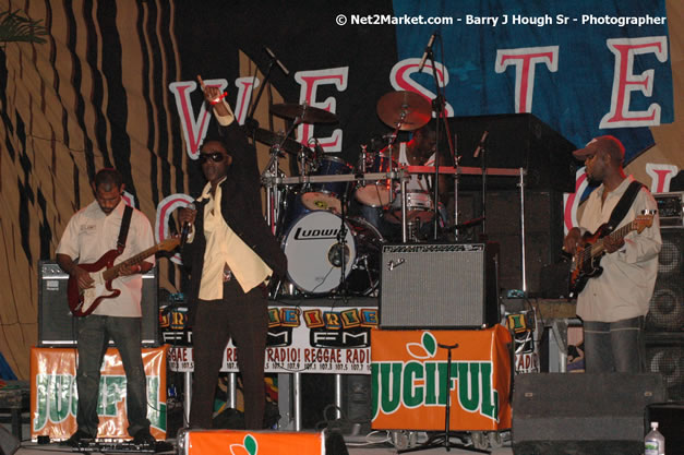 Little Hero @ Western Consciousness 2007 - Presented by King of Kings Productons - Saturday, April 28, 2007 - Llandilo Cultural Centre, Savanna-La-Mar, Westmoreland, Jamaica W.I. - Negril Travel Guide, Negril Jamaica WI - http://www.negriltravelguide.com - info@negriltravelguide.com...!