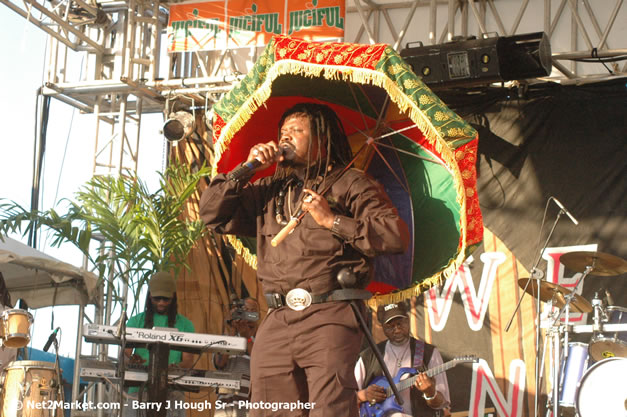 Luciano @ Western Consciousness 2007 - Presented by King of Kings Productons - Saturday, April 28, 2007 - Llandilo Cultural Centre, Savanna-La-Mar, Westmoreland, Jamaica W.I. - Negril Travel Guide, Negril Jamaica WI - http://www.negriltravelguide.com - info@negriltravelguide.com...!