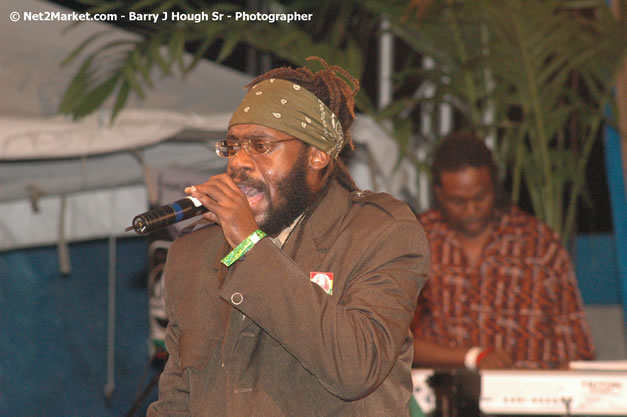 Tarrus Riley @ Western Consciousness 2007 - Presented by King of Kings Productons - Saturday, April 28, 2007 - Llandilo Cultural Centre, Savanna-La-Mar, Westmoreland, Jamaica W.I. - Negril Travel Guide, Negril Jamaica WI - http://www.negriltravelguide.com - info@negriltravelguide.com...!